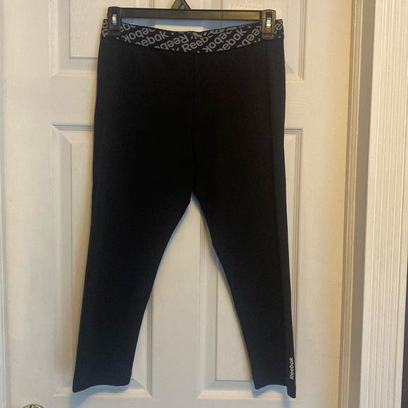 REEBOK Workout Ready Collection Black Cropped Leggings Sz L - Picture 1 of 7